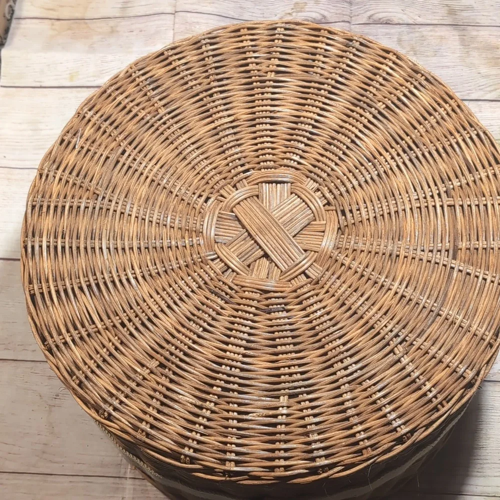 Vintage Round Woven Wicker Basket  Attached Lid Turn Key Closure